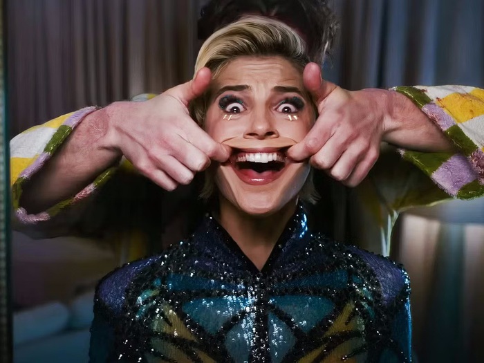 naomi scott forced to smile in smile 2 17307922601231867805650 0 0 750 1433 crop 1730792444024464454494 1 - Lil Peep Shop